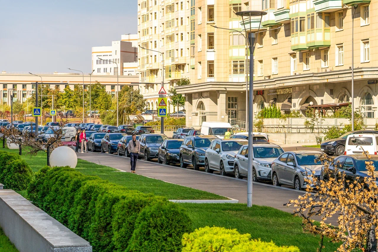 Зону возле кластера «Ломоносов» благоустроили на западе Москвы