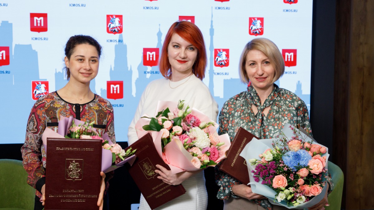 Строители поблагодарили журналистов за работу