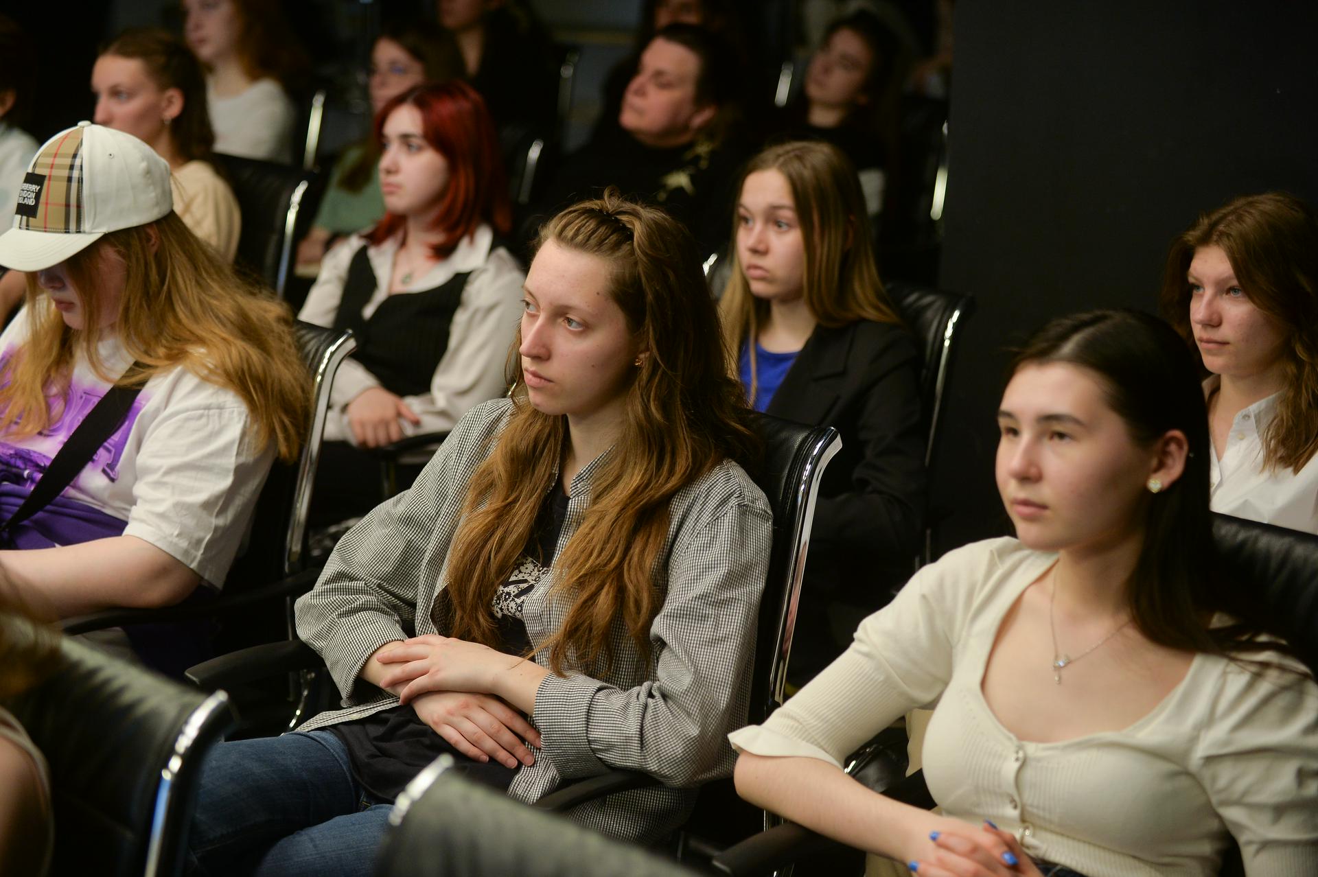 Выполненное практическое задание по теме «Аудиоформаты в современных медиа». Сапунова Дарья, Кудрявцева Полина, Гусева Ксения, Макаревич Мария