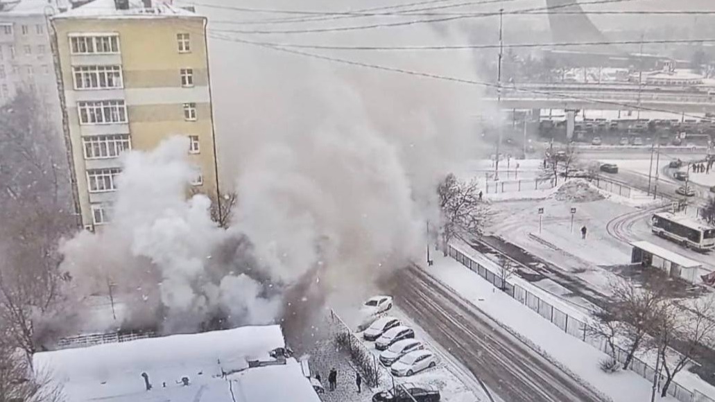 Кафе загорелось на улице Космонавтов в Москве