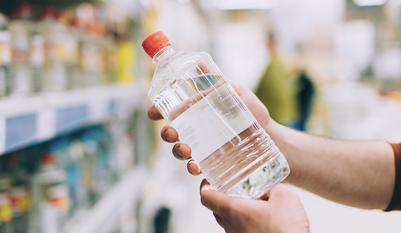 Столичный пенсионер умер, перепутав жидкость для снятия лака с лекарством