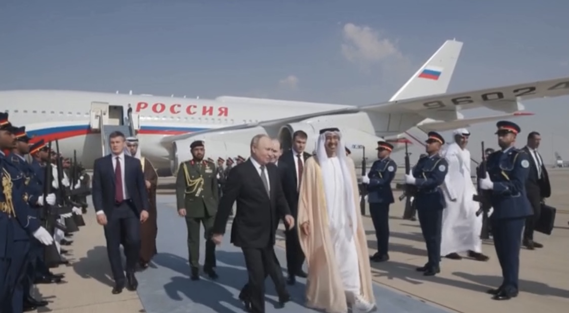 Путин прибыл с визитом в столицу ОАЭ Абу-Даби