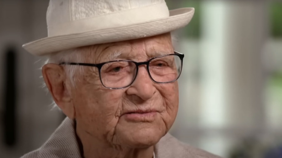 Американский сценарист Норман Лир скончался на 102-м году жизни