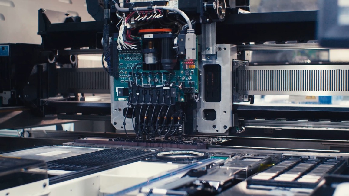 В столичной ОЭЗ начали производство материнских плат на отечественных процессорах