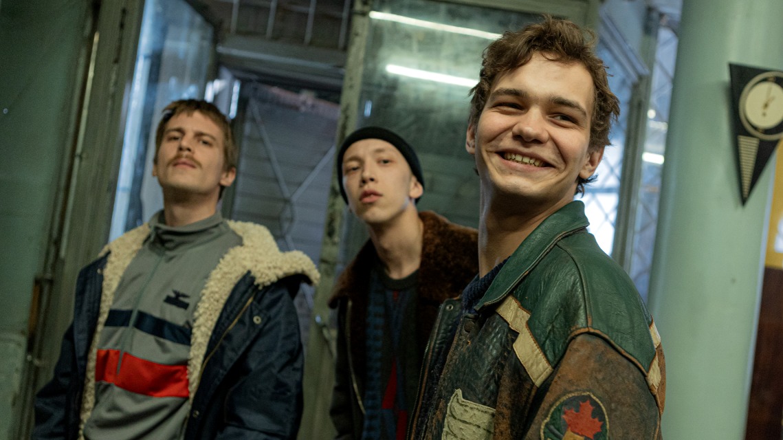 «Эффект Вертера»: как сериал «Слово пацана. Кровь на асфальте» влияет на детскую психику