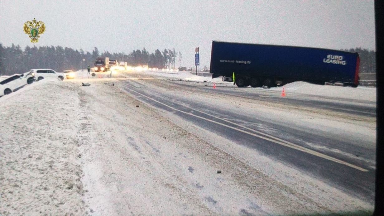 Двое детей пострадали в результате ДТП с грузовиком в подмосковном Щелкове