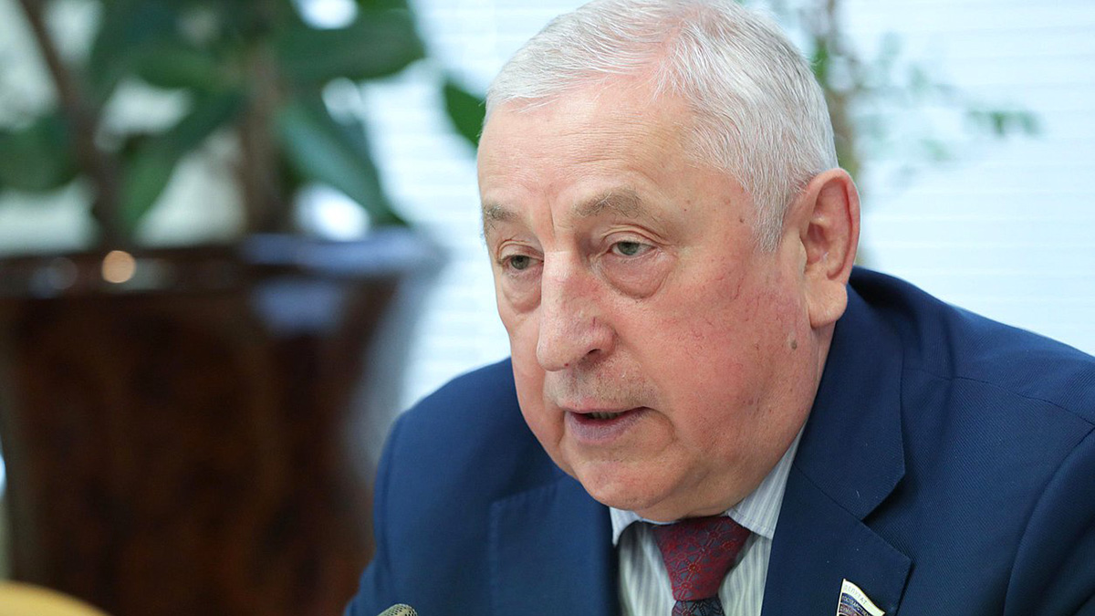 КПРФ рекомендовала выдвинуть кандидатом в президенты депутата Харитонова