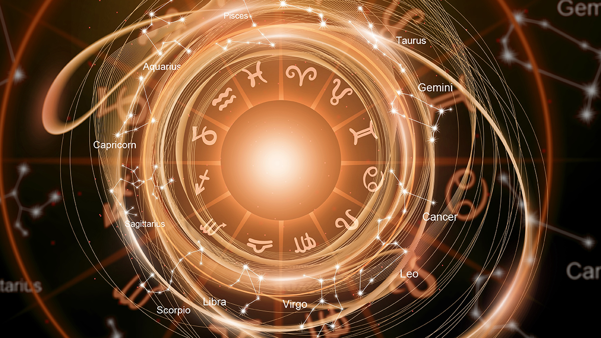 Астрологи рассказали, каким знакам повезет в феврале в любви, карьере и семье