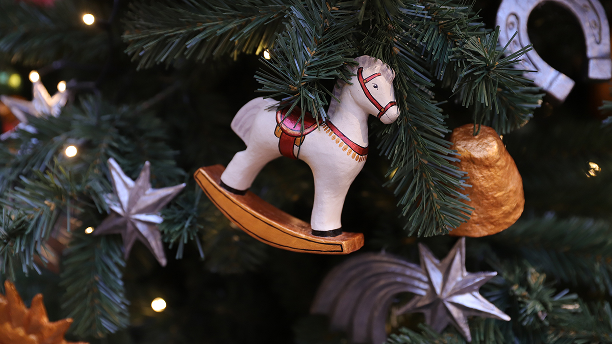 В РФ предложили выплатить по 10 тысяч семьям с низкими доходами перед Новым годом