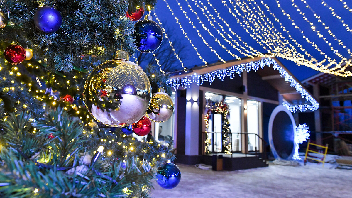 Предвкушение волшебства: как Москву украшают к Новому году