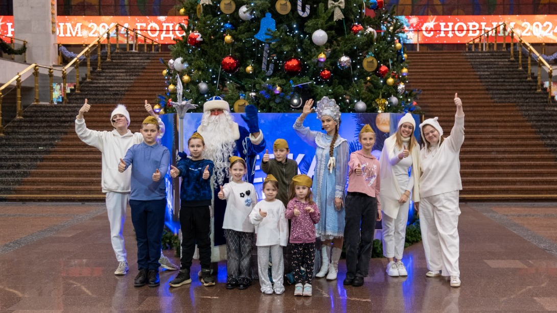 В преддверии Нового года в Музее Победы побывали участники акции «Елка желаний»