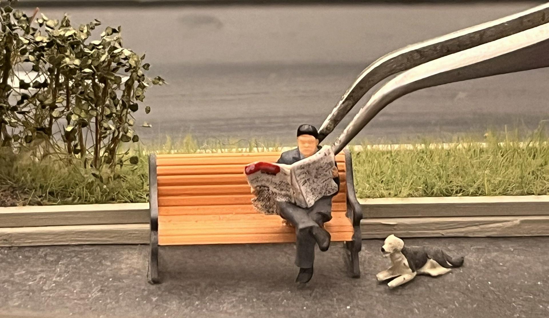 Газета украсила миниатюрный макет России