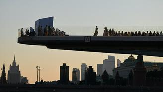 Соединяют берега и пешеходные маршруты