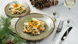 Как сэкономить на популярных новогодних салатах