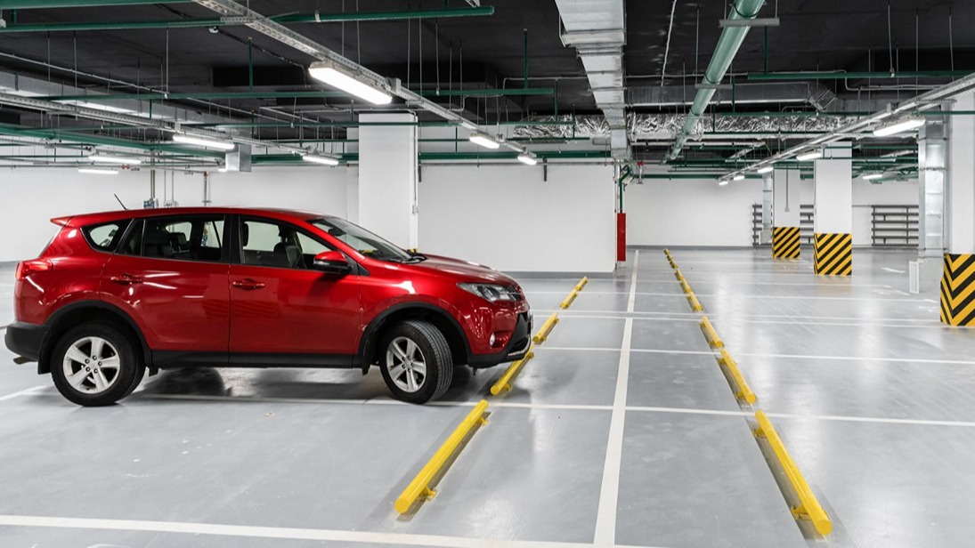 Десять машино-мест выставили на торги в столичном районе Якиманка