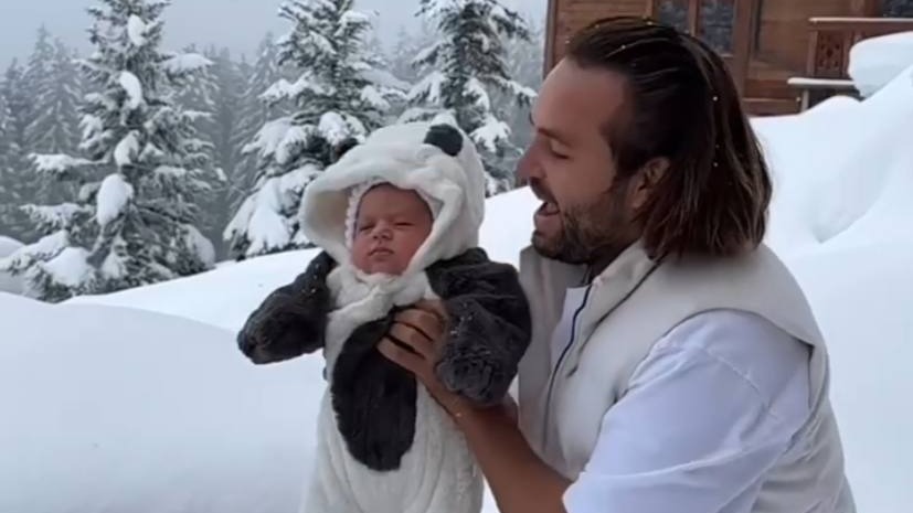 Бастрыкин поручил возбудить дело на бросившего в снег двухмесячного ребенка блогера