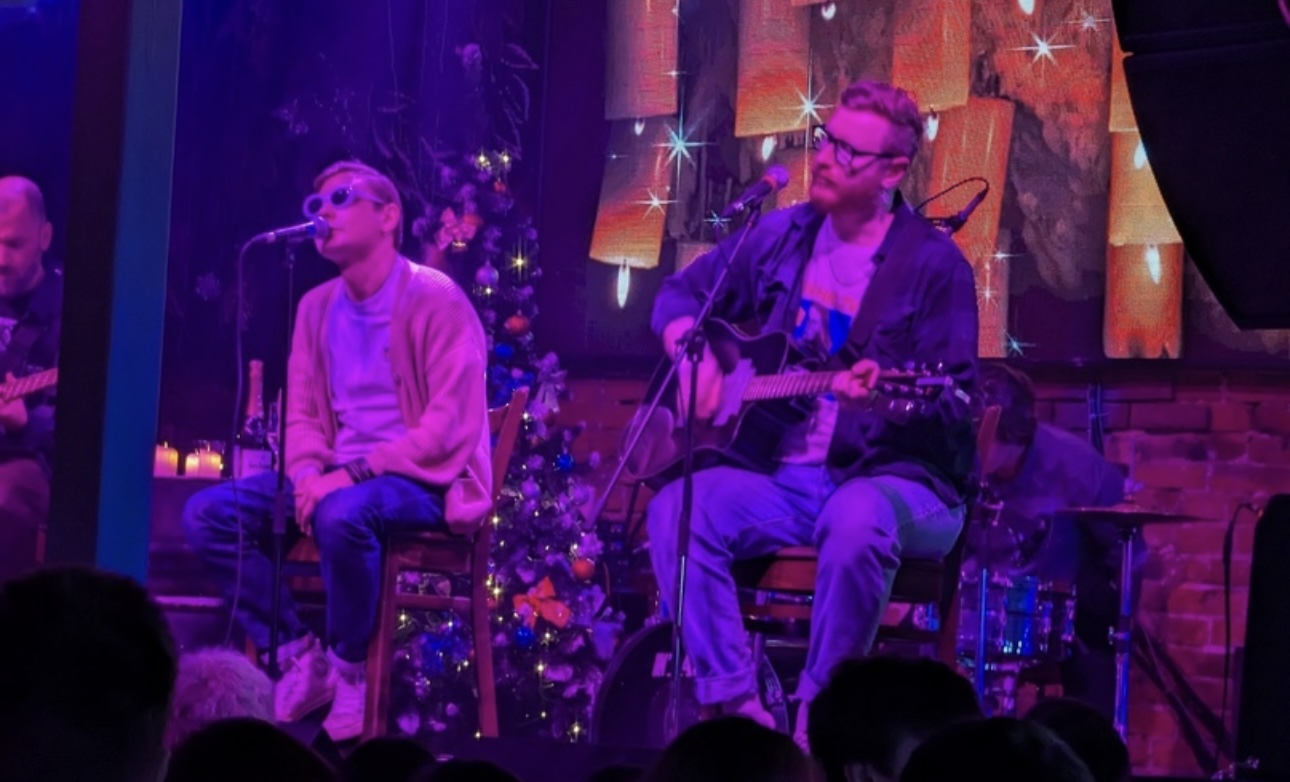 «Сожалею»: солист группы «Щенки» назвал свое выступление в носке неуместным