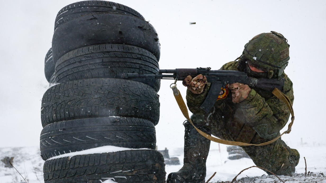 Боец группировки «Центр» во время подготовки штурмовых подразделений 