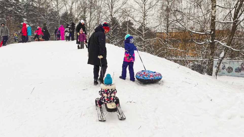 Спасатели напомнили правила безопасного катания с горок