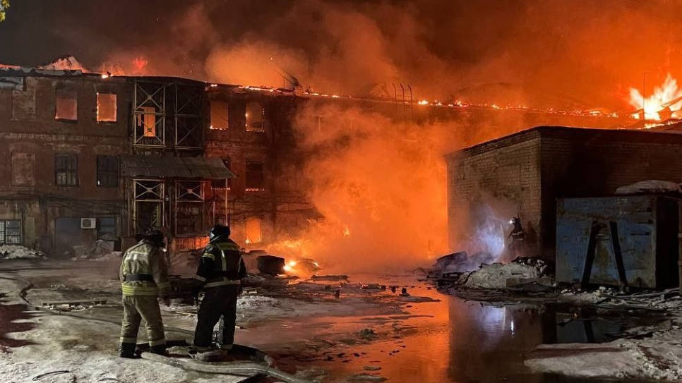 Прокуратура контролирует выяснение причин крупного пожара в подмосковном Обухове