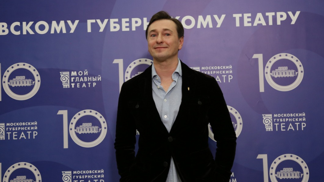 Художественный руководитель Московского Губернского театра, народный артист России Сергей Безруков на праздновании юбилея учреждения. За десять лет работы в нем артист смог собрать профессиональную команду, которая каждый сезон радует зрителей новыми удивительными постановками