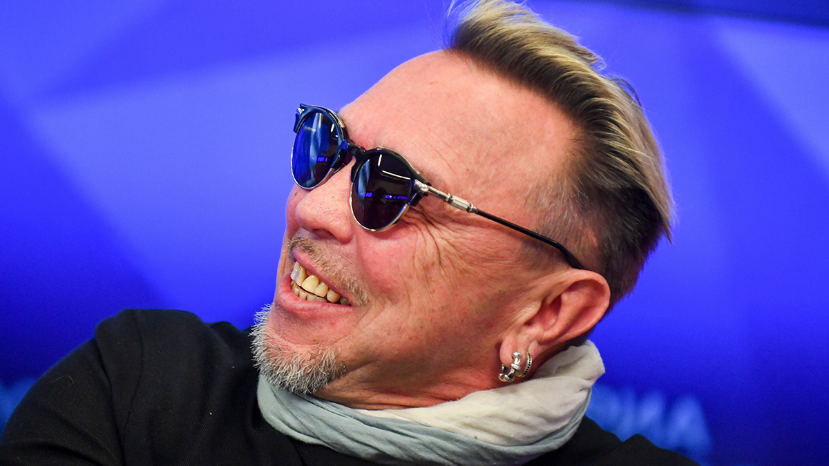 Shot: ФНС заблокировала счета компании Харатьяна и Сукачева