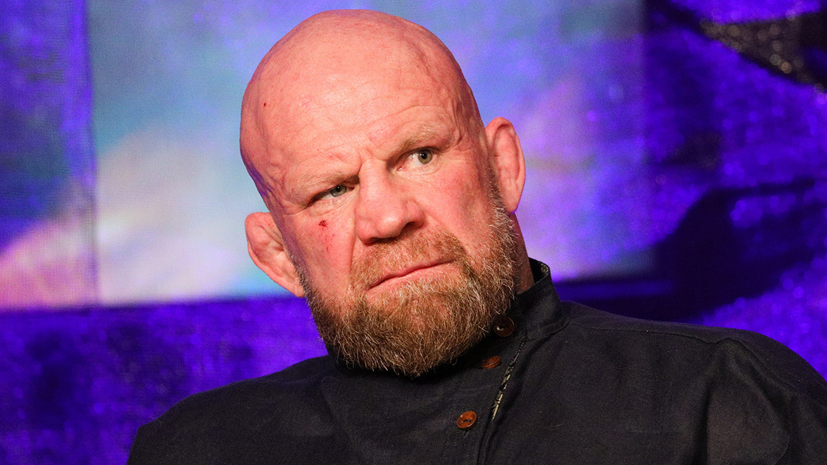 Боец ММА Монсон хочет поехать в Саудовскую Аравию для малого паломничества