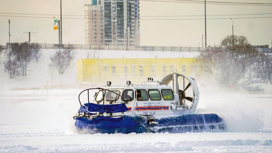 Более 20 судов на воздушной подушке задействовали для патрулирования столичных водоемов