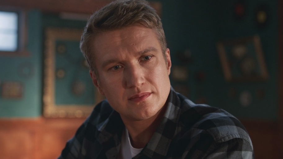 Кадр из фильма «Триггер»: Руденко в роли Никиты, который хочет восстановить доставшийся от отца бар