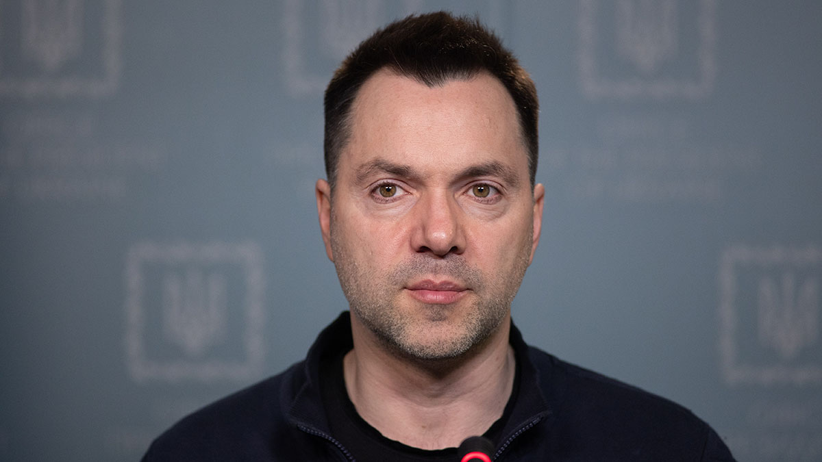 Арестович* связал санкции против него с предстоящими выборами на Украине