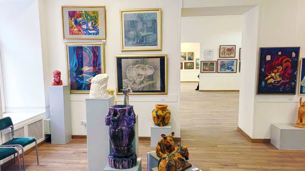 Сергунина пригласила москвичей на выставку юных столичных художников