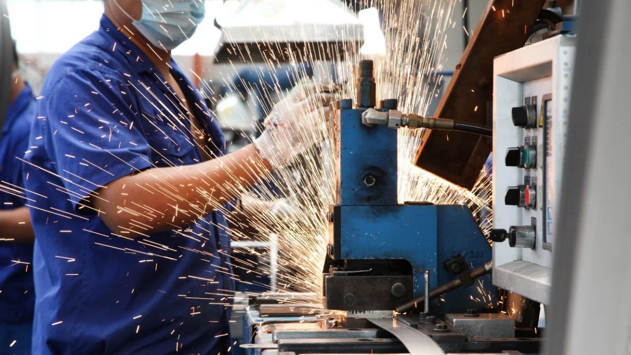 Какую продукцию выпускают предприятия лесохимической. Лесохимическая отрасль продукция. Какую продукцию выпускают предприятия лесохимической. Лесохимическая промышленность. Лесохимическая продукция.