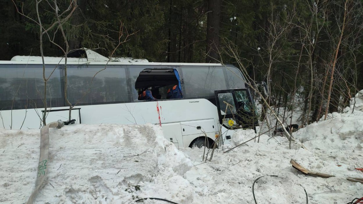 Число погибших в ДТП с автобусом детской хоккейной команды возросло до четырех