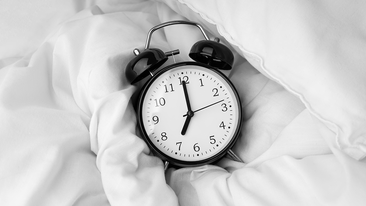 Как люди просыпались до появления будильников