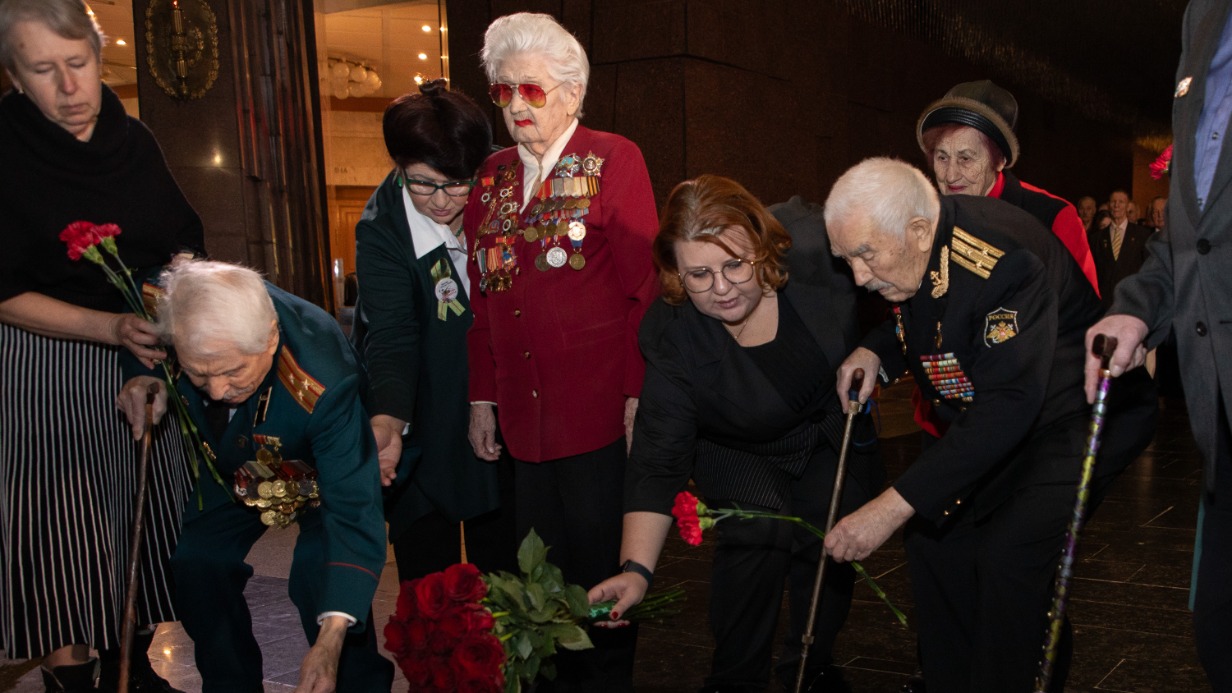Ветераны почтили память героев Сталинградской битвы в Музее Победы