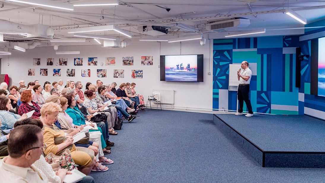 Москвичи старшего возраста смогут бесплатно освоить новую профессию