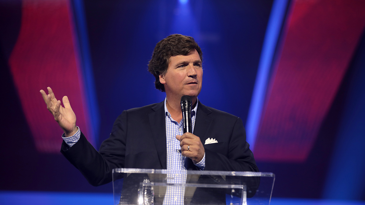 Журналист Карлсон: Нет смысла приглашать Украину на переговоры о мире