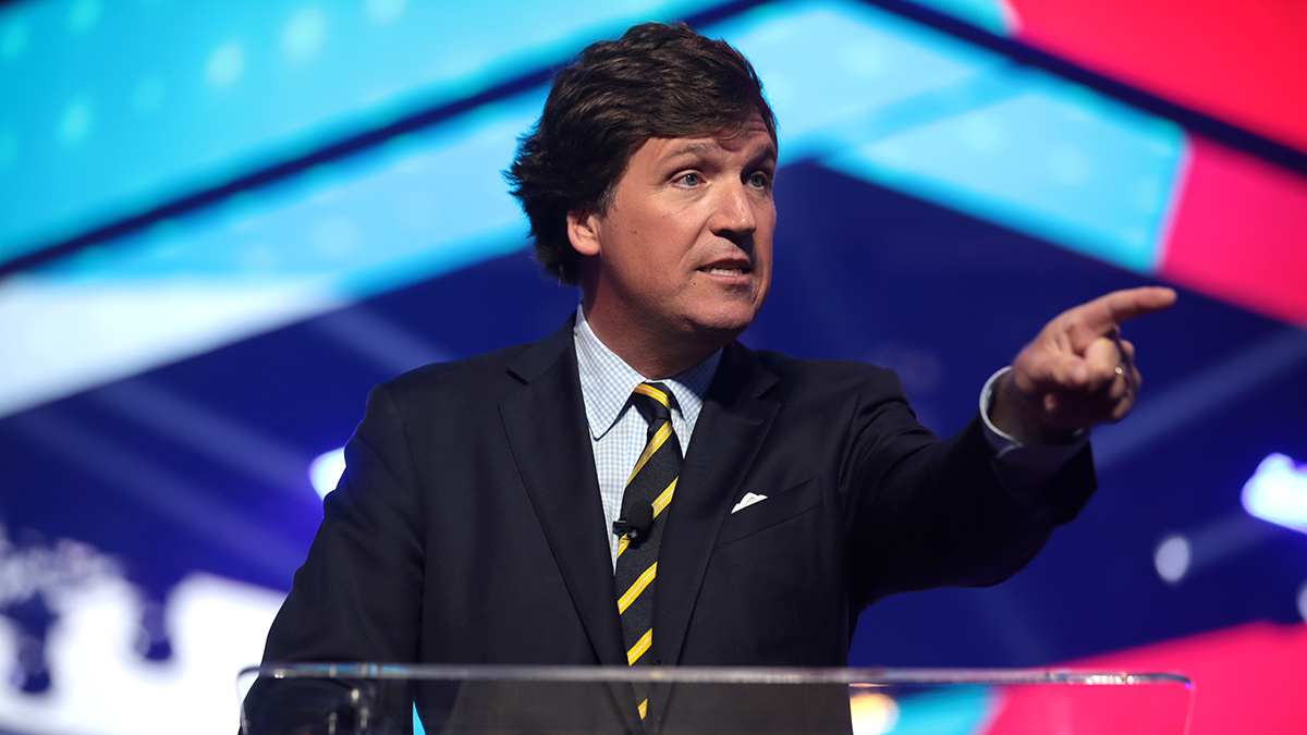 Карлсон назвал закрытие телеканала RT в США посягательством на свободу слова