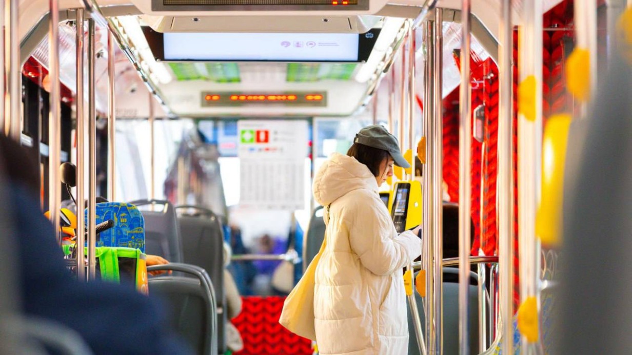 Свыше 900 тысяч поездок состоялось на украшенных к Новому году трамваях в Москве