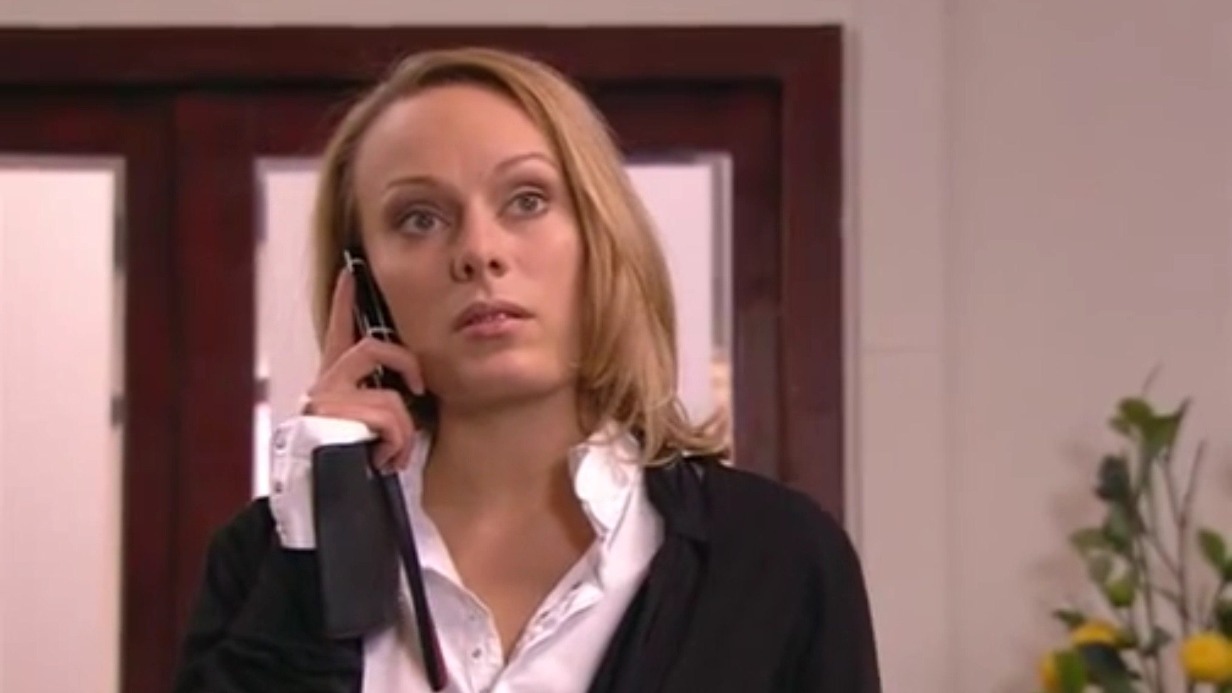 «Лучше бы не снималась»: Ломоносова раскритиковала сериал «Не родись красивой»