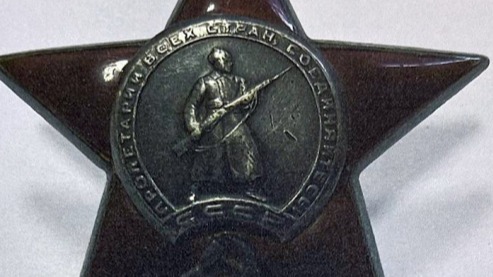 Москвич хотел продать орден времен ВОВ и стал фигурантом уголовного дела