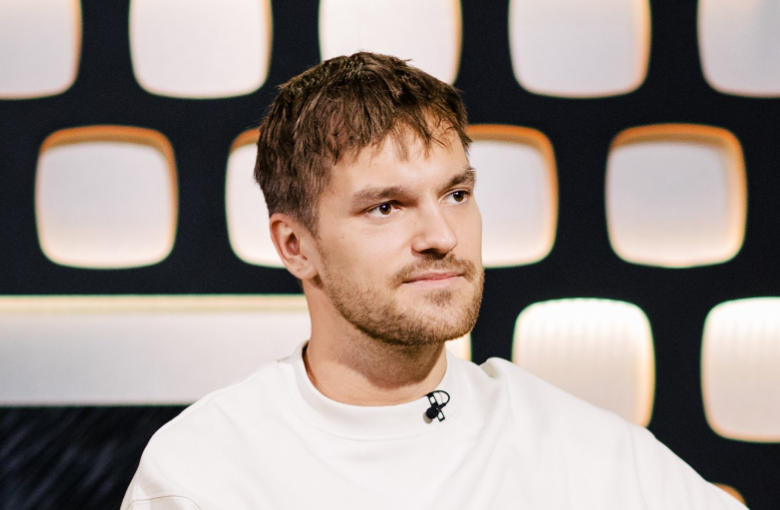 «Реалии московские»: актер Волков раскрыл детали адаптации «Постучись в мою дверь»