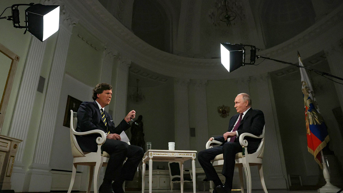 Первый вопрос Карлсона в интервью с Путиным коснулся возможного удара по России