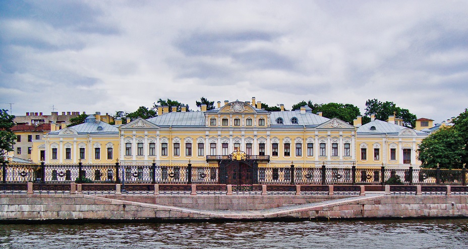 Реставрационные работы начались в Шереметевском дворце Петербурга