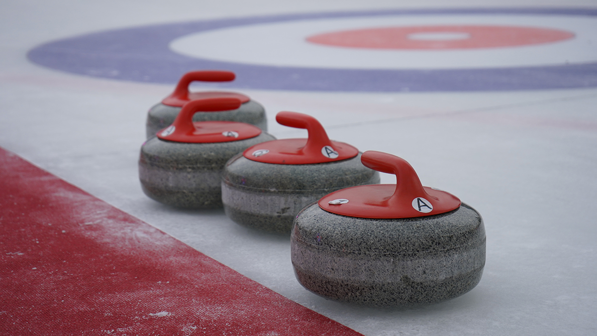 Всемирная федерация керлинга отстранила россиян и белорусов на сезон 2024-2025