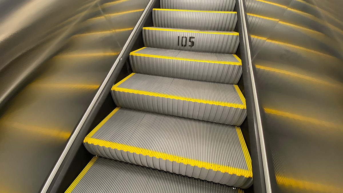 Владимир Ефимов: В восточном вестибюле строящейся станции «Крымская» Троицкой линии метро установили эскалаторное оборудование