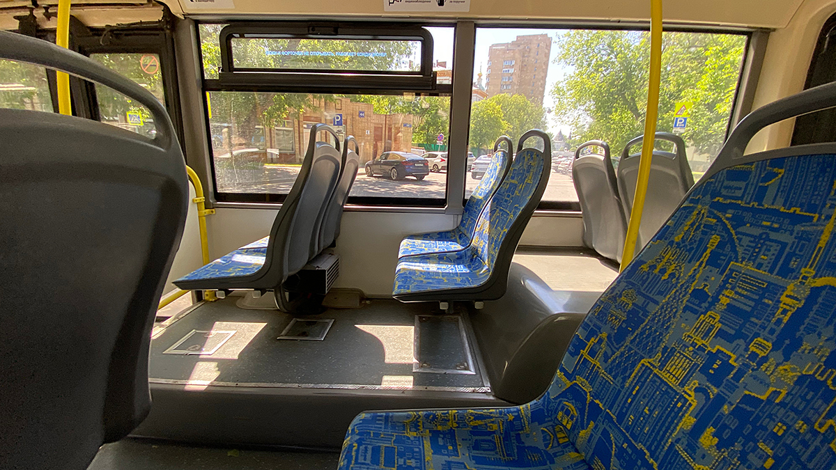 Безбилетник напал на контролера в автобусе на юго-западе Москвы