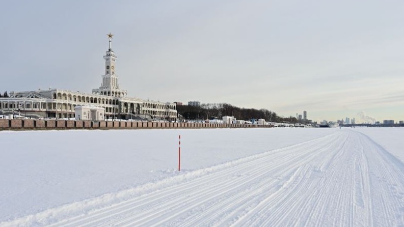 Лыжня с видом на Северный речной вокзал открылась в акватории канала имени Москвы