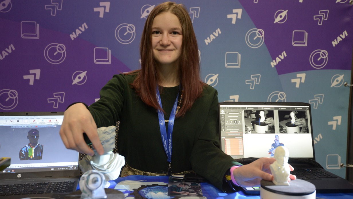 Специалист приемной комиссии и профориентации обучающихся Политехнического колледжа № 8 имени И. Ф. Павлова Алевтина Кретова рассказала о направлениях, которые могут заинтересовать потенциальных абитуриентов. Одно из них — аддитивные технологии, неразрывно связанные с 3D-моделированием