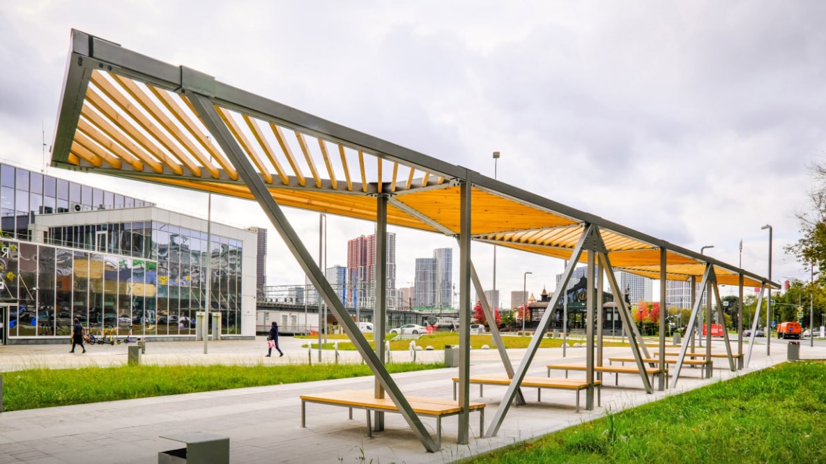 Собянин: В этом году приведем в порядок территории у 34 транспортных объектов